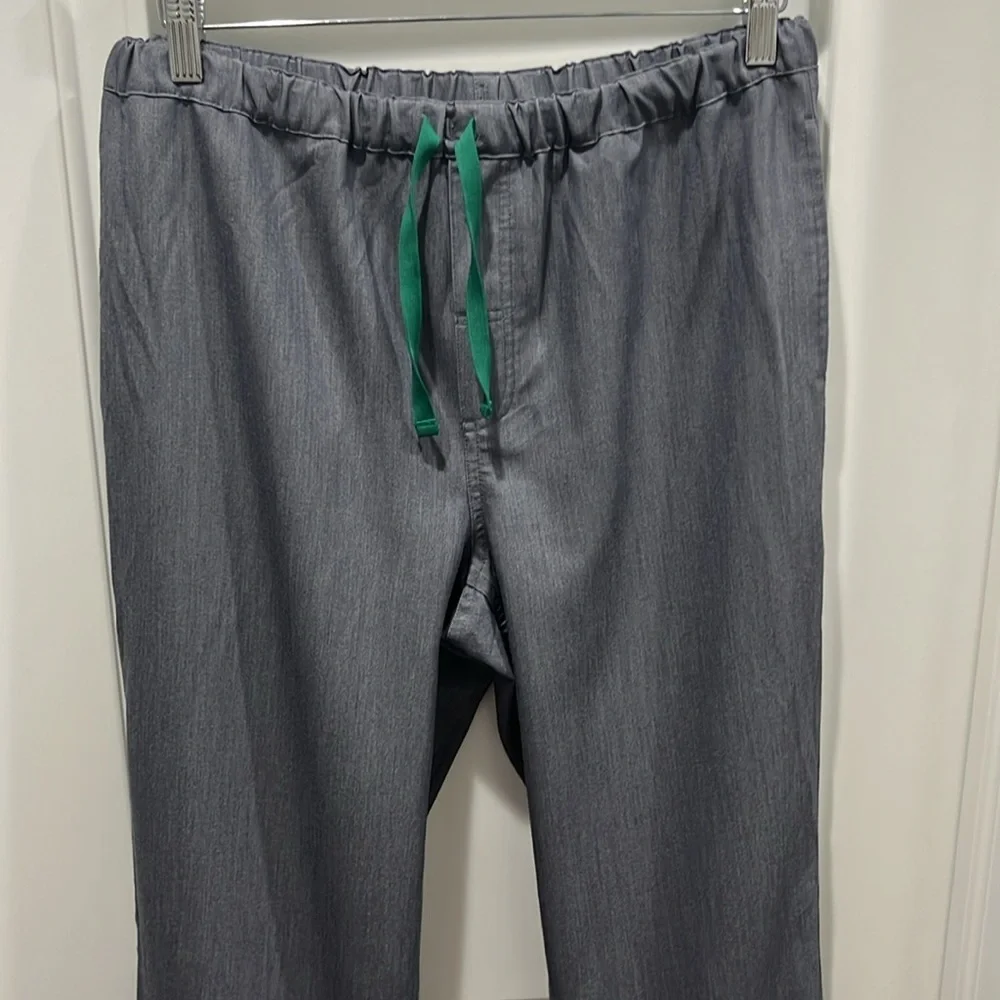 Figs Men’s Pisco Basic Scrub Pants in Graphite Sz M